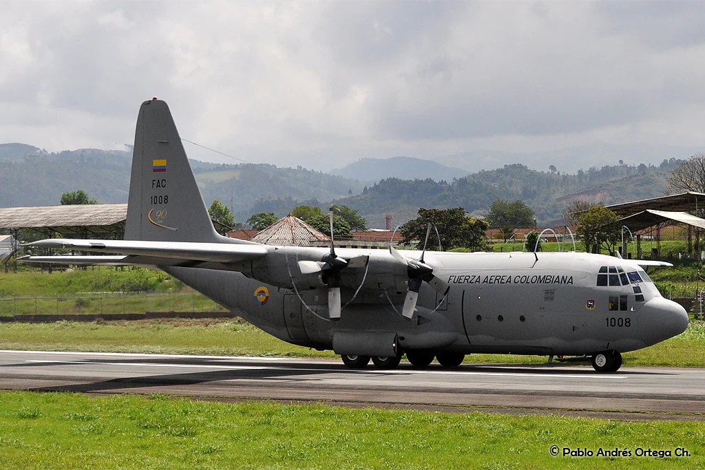 Fuerza_Aérea_Colombiana_C-130_Hércules_En_PPN_(4096914150)