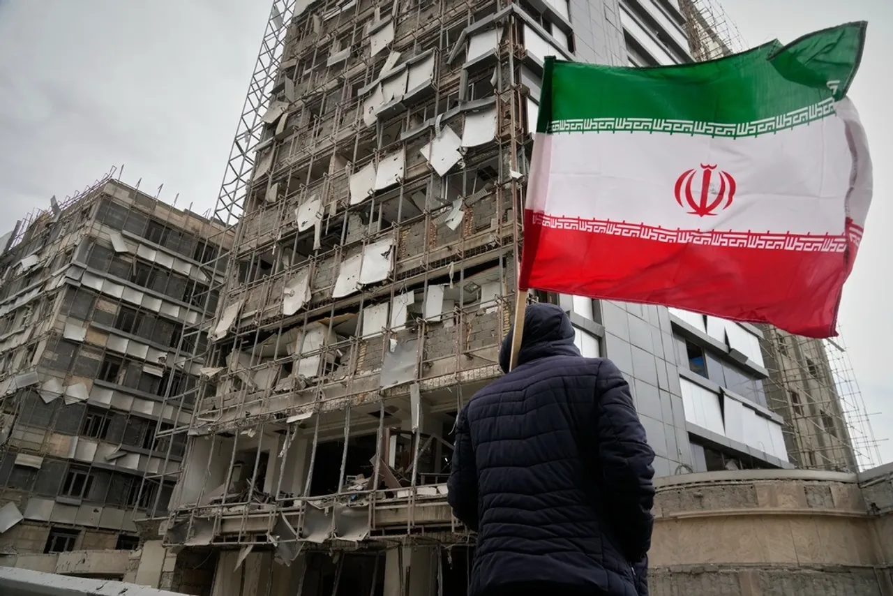 e9459d4bff0e3bf00d540bee2e59052fb3f272ae0c2035e94629b8b7f05200c5