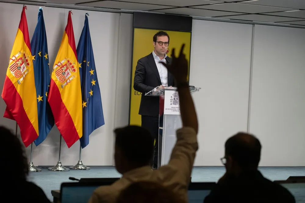 7c126b0a-50fc-44a5-b04f-ede789b75fcb_source-aspect-ratio_1600w_0